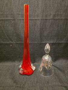 lot 1319 image: Glass Bell and Red Tall Narrow Clear Decorative bud vase
