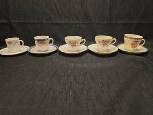 lot 1320 image: Porcelain Teacup and Saucer Set 7 Pieces Floral Decoration