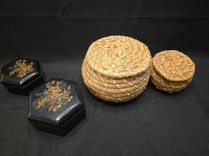 lot 2149 image: 2 Woven Straw Baskets with 2 Black Hexagonal Boxes Floral Inlay