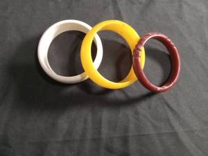 lot 60312 image: 3 Bangle Bracelets White Yellow Red