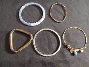 lot 60325 image: Lot of 5 Bracelets - Beaded, Bangle, and Charm Styles