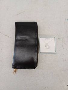 lot 17584 image: Wallet And Necklace Lot