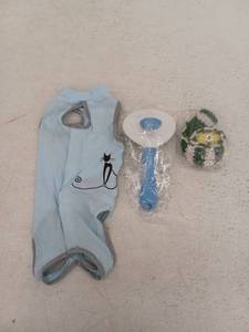 lot 17638 image: Miscellaneous Pet Lot
