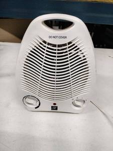 lot 58367 image: Mercury portable electric space heater