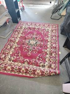 lot 63088 image: Red Area Rug with Floral Pattern and Cream Border - 7x5 Ft