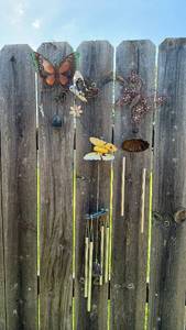 lot 208 image: Metal Garden Wind Chime Butterfly and Flower Design with Hanging Ornaments