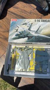 lot 220 image: Academy Hobby USN F-14A Tomcat (Modern) New