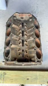 lot 264 image: V8 Engine Block Casting No. 3969854 2-Bolt Main
