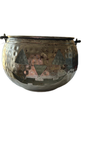 lot 325 image: Metal Cauldron with Handle Jack-O-Lantern Design