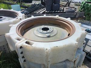 lot 6509 image: Set of 4 White Pivot Wheels w Metal Rim