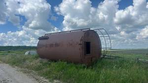 lot 6523 image: Overhead Grain Bin