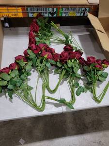lot 7113 image: Artificial Roses, Velvet Long Stem Realistic