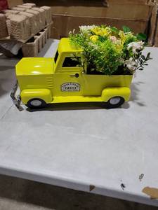 lot 7143 image: Metal Truck Decor with Artificial Flower Vintage Farm Pickup Farmhouse Tabletop Tiered Tray Decor