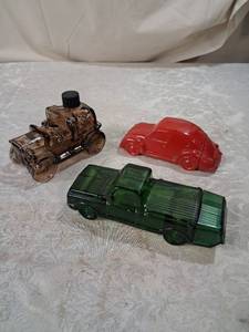 lot 21 image: Miniature Glass Vehicle Models Lot of 3 Amber Brown Red Green