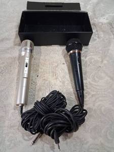 lot 78 image: Realistic Reverb Microphone Sony Dynamic Microphone 2-Pack with Case and Cables