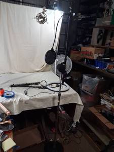 lot 98 image: Microphone Stand with Pop Filter and Boom Arm