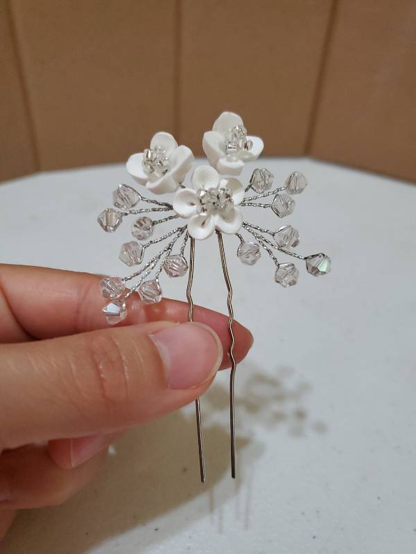lot 17741 image: Bridal Pearl Hair Vine Wedding Headpiece Bride Head Band Accessories for Women and Girls (Sliver) - Retail $12