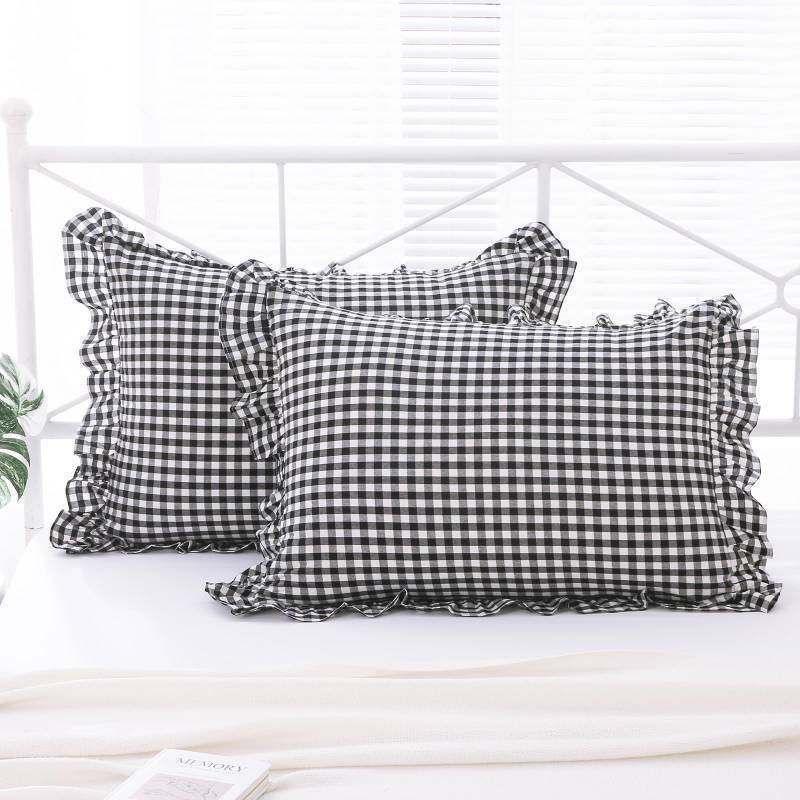 lot 2048 image: K MASANIJI 2 Pack Black and White Plaid Ruffle King Size Pillow Shams 20x36 inches, Washed Cotton Buffalo Gingham Checkered Farmhouse Pillow Covers for BedSofa (20x36 inches, BlackWhite Plaid) Retail $31.99