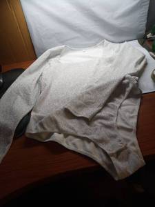 lot 2062 image: XL Long Sleeve Shimmer Top with Snap Closures silver  - Retail $20