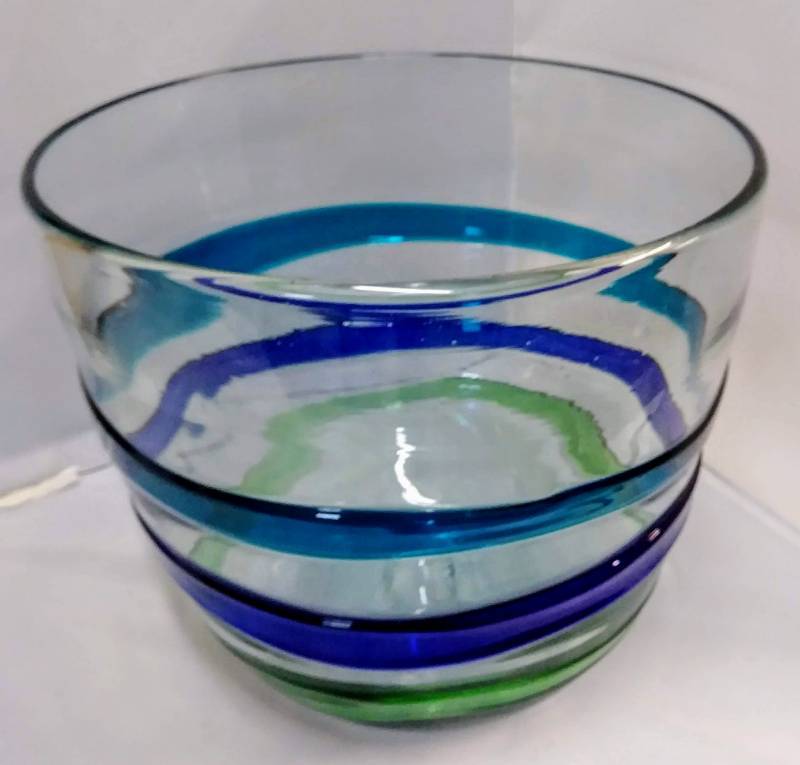 lot 143 image: () LOOK   Beautiful Blown Glass Bowl
