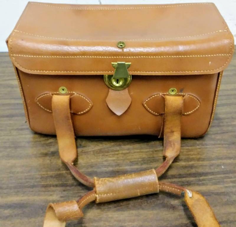 lot 157 image: The Kam-ra Bag 916  Brown Leather Camera Case  Retro