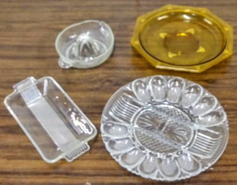 lot 158 image: Vintage Glassware  Pie Plate, Egg Tray and More
