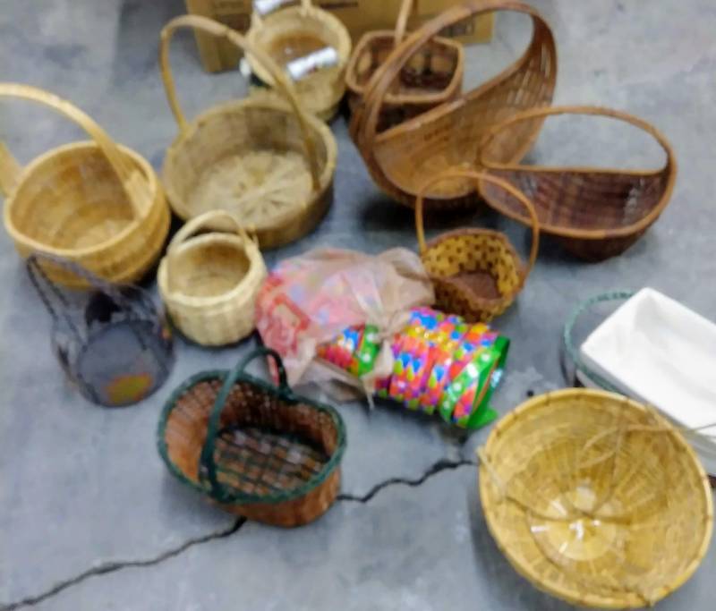 lot 171 image: Even More Baskets Large Lot