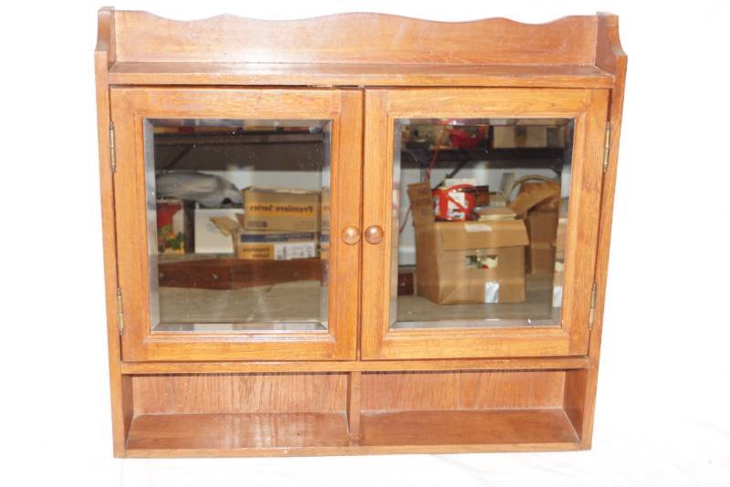 lot 189 image: Pretty Wooden Medicine Style Cabinet