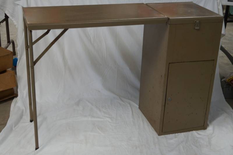 lot 190 image: Vintage Metal Hideaway Desk- Must See