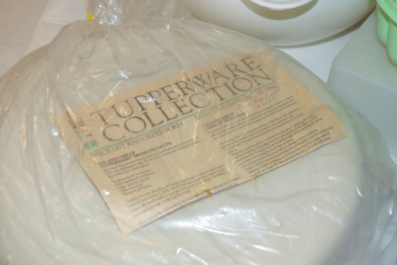lot 192 image: Vintage Tupperware Lot- Some Unused