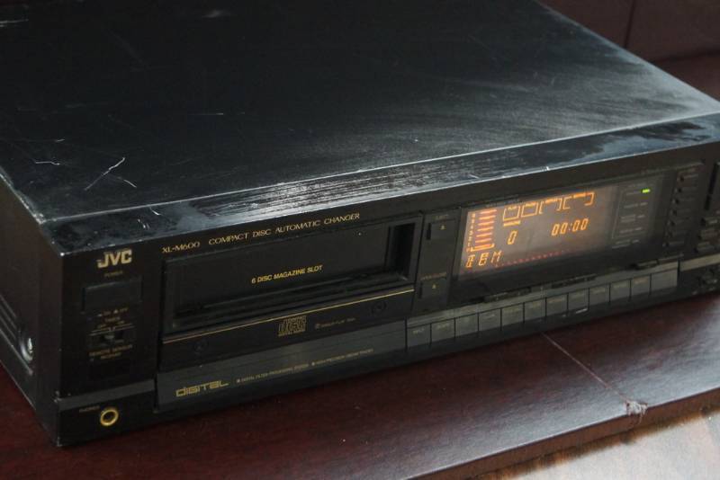 lot 208 image: JVC Compact Disc Stereo Player- Rack System Style- Has Power