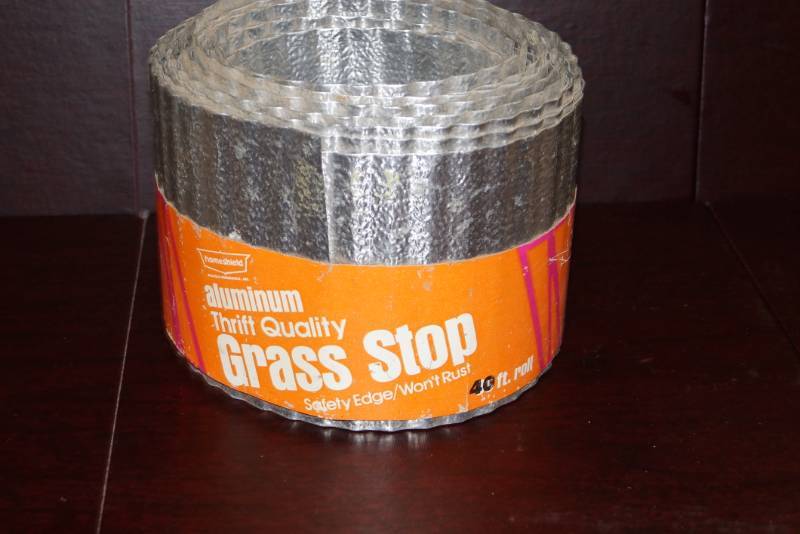 lot 238 image: 40 ft Aluminum Lawn Edging- Grass Stop