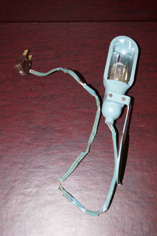 lot 242 image: Vintage Teal Colored Sewing Machine lamp- Appears To Be Bakelite