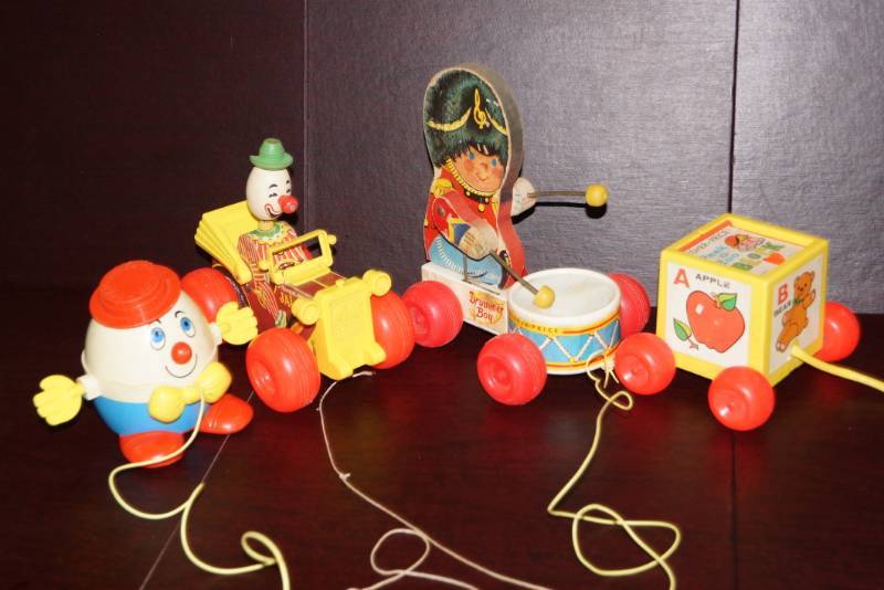 lot 262 image: Vintage Fisher Price Pull Toys