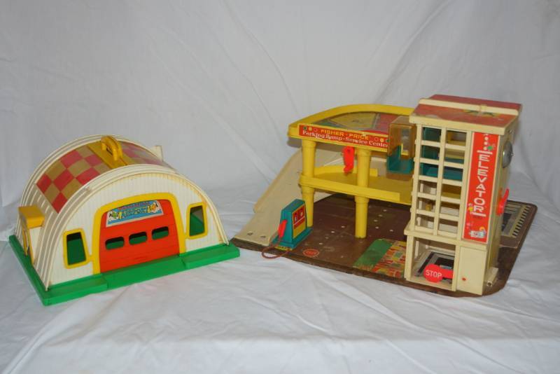 lot 283 image: Vintage Fisher Price Parking Ramp & Service Center  A Weebleville Airport