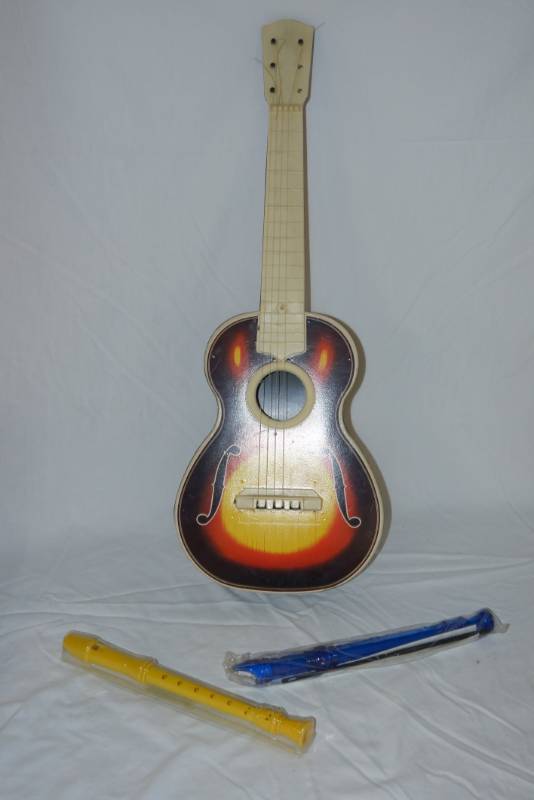 lot 284 image: Childs Toy Guitar & 2 Recorders