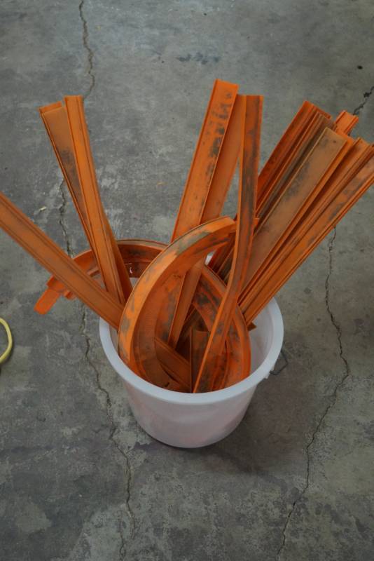 lot 294 image: WOW  Hot Wheels Orange Track and Some Curved Bank Pieces 60s-70s