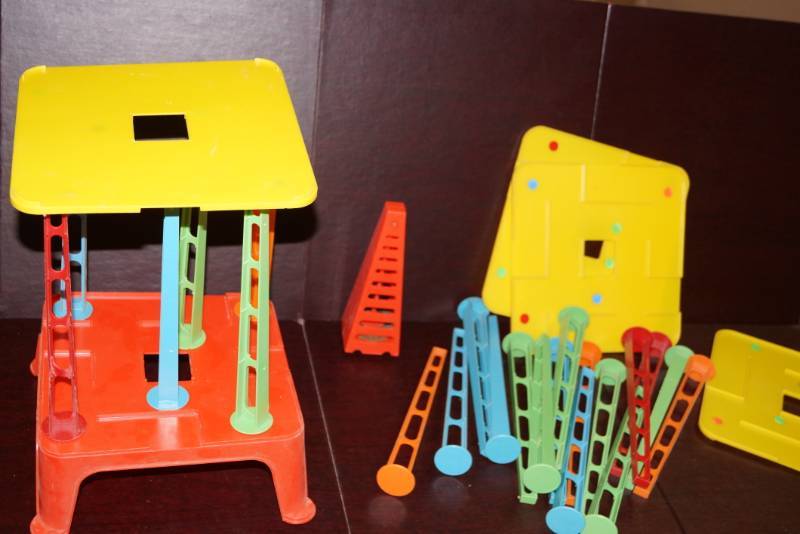 lot 299 image: Building Toy Lot-  Unknown Maker or Name- BUT ITS OLD