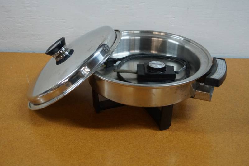 lot 315 image: Stainless Still Electric Skillet- Oldie but a Goodie