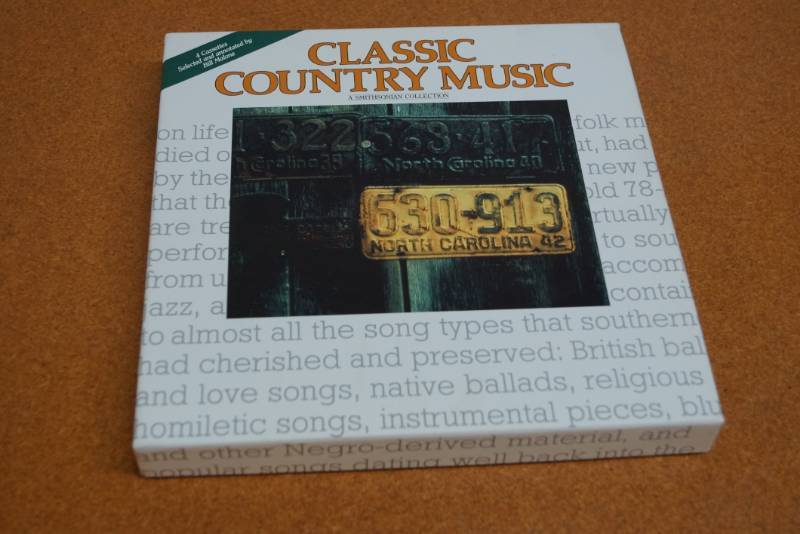 lot 320 image: Classic Country Music  Cassette Set-  Excellent Condition   Various Artists