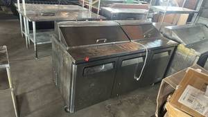 lot 3688 image: Commercial Refrigerated Prep Table 3-Door