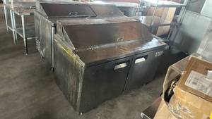 lot 3689 image: Commercial Prep Table Refrigerated 2-Door