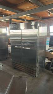 lot 3691 image: Mainstreet Commercial Refrigerator Two-Door Reach-In Cooler