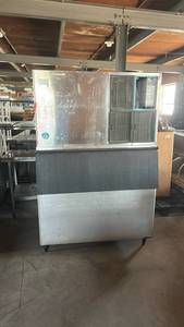 lot 3693 image: Commercial Ice Machine with Bin