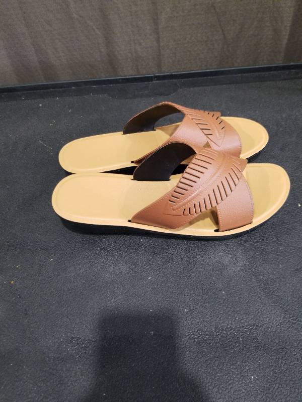lot 1574 image: Mens Brown Leather Cross-Strap Slide Sandals Size 43