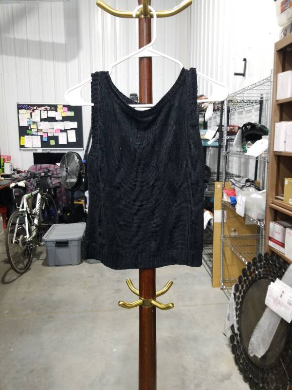lot 1431 image: The Works Saks Fifth Avenue 100% Silk Knit Tank Top - Size M