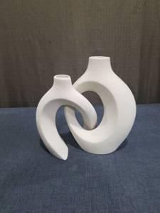 lot 2597 image: Hollow Ceramic Vase Set of 2, Modern Nordic Minimalist Book Style Boho Aesthetic Vases for Home Decor Living Room Shelf Entryway Coffee Centerpiece Table Decorative (Cream White)