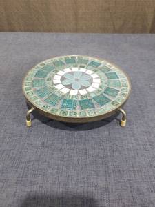 lot 2606 image: Decorative Circular Enamel Trivet with Legs