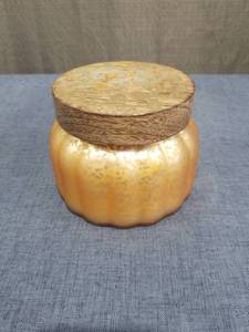 lot 2620 image: Gold Metallic Decorative Candle with Wood Lid Pumpkin Spice