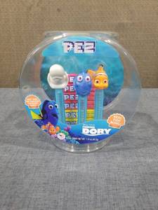 lot 2722 image: PEZ Finding Dory Candy Dispenser 1.74 oz